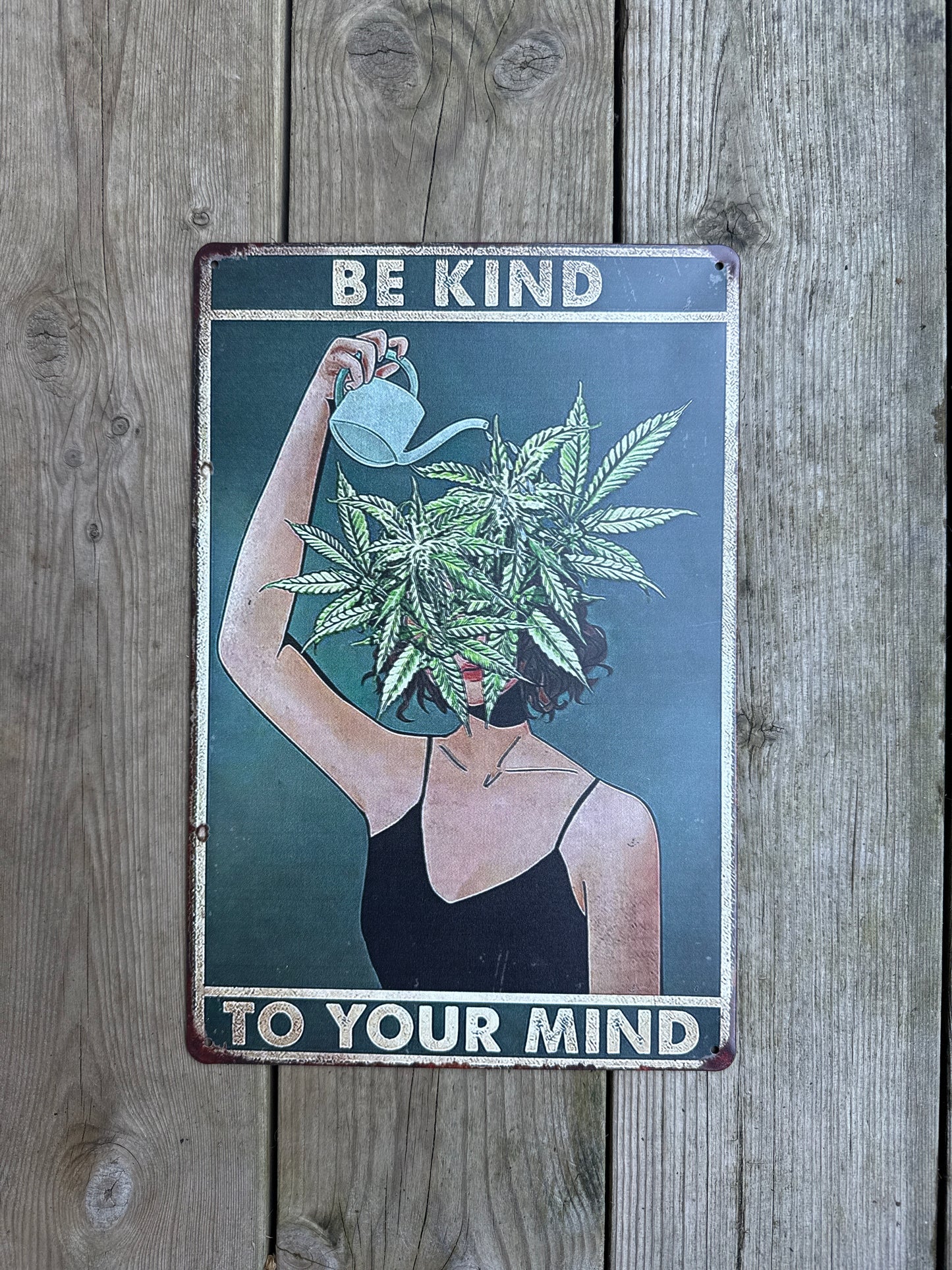 Metallskilt – “Be kind to your mind”

Størrelse: 20 x 30 cm